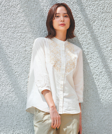 フロント 刺繍ブラウス
