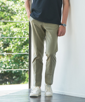 ノータックチノパンツ