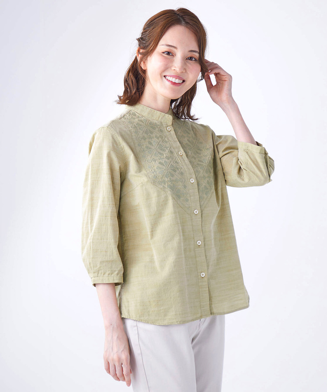 フロント 刺繍ブラウス