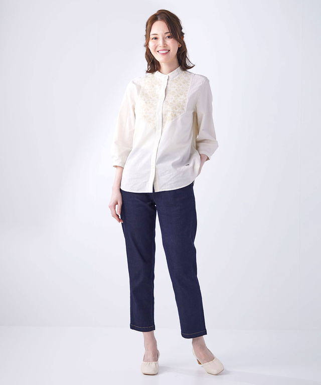 フロント 刺繍ブラウス