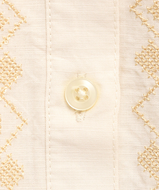 フロント 刺繍ブラウス